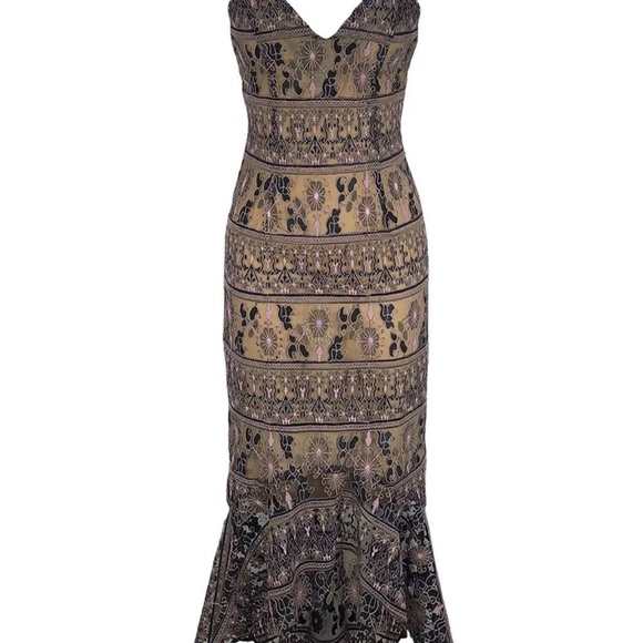 Elliatt Embroidered Floral MIDI Dress - Picture 2 of 11